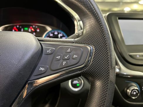 Used 2019 Chevrolet Equinox LT FWD image 14
