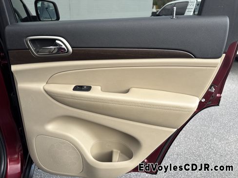 Used 2016 Jeep Grand Cherokee Laredo w/ Quick Order Package 23E image 21