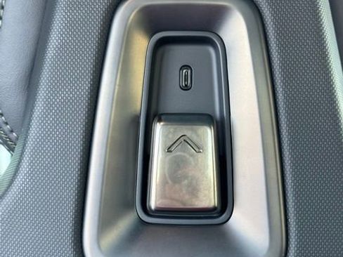 Used 2022 Rivian R1T Launch Edition image 24