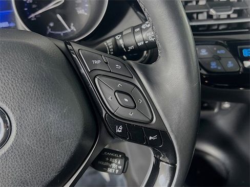 Used 2018 Toyota C-HR XLE image 17