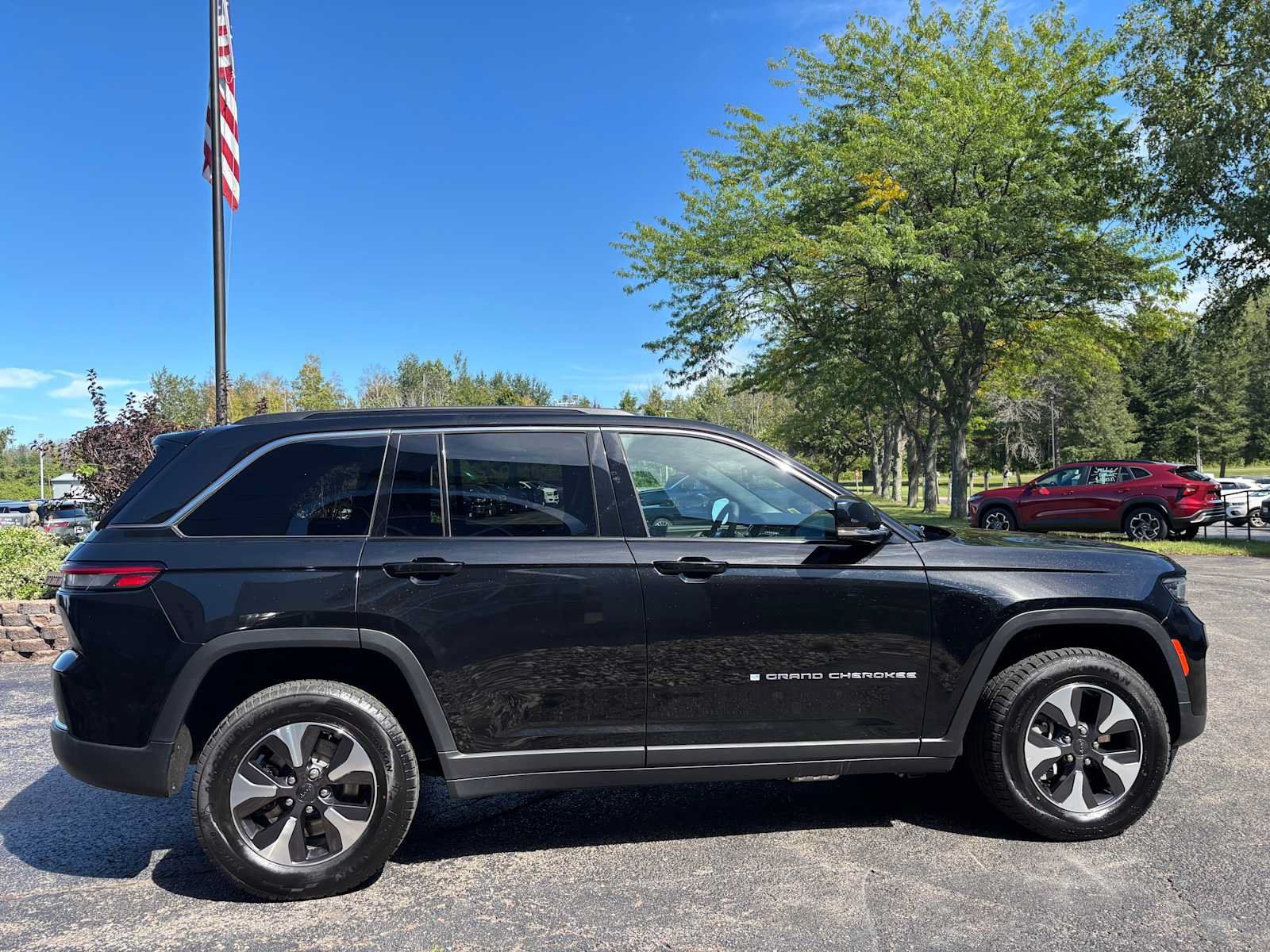 Used 2024 Jeep Grand Cherokee Limited 4xe AWD/4WD image 10