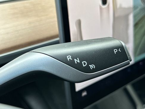 Used 2024 Tesla Model Y Long Range image 24