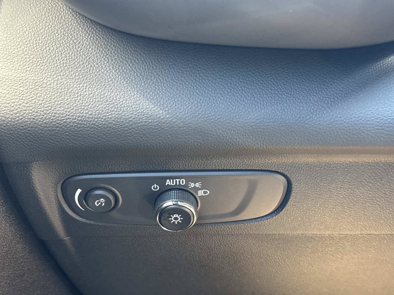 Certified 2023 Buick Envision Essence w/ Sport Touring Package AWD/4WD image 25
