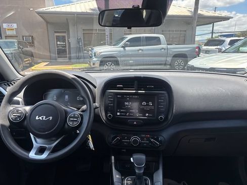 Used 2023 Kia Soul LX w/ Option Group 015 FWD image 13