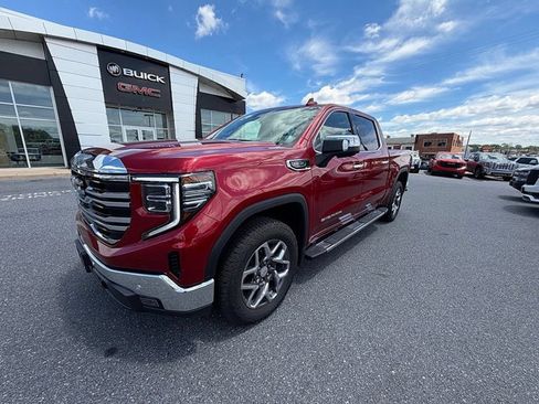 Used 2024 GMC Sierra 1500 SLT w/ SLT Premium Plus Package AWD/4WD image 8