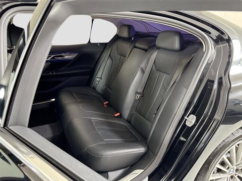 Used 2021 BMW 740i image 26