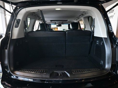 Used 2012 INFINITI QX56 4WD w/ Deluxe Touring Pkg image 21