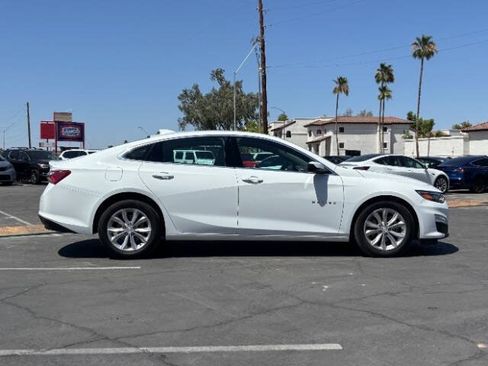 Used 2022 Chevrolet Malibu LT FWD image 2