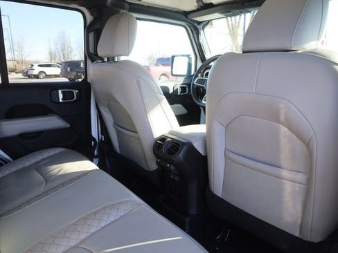 Used 2021 Jeep Wrangler Unlimited Sahara AWD/4WD image 19