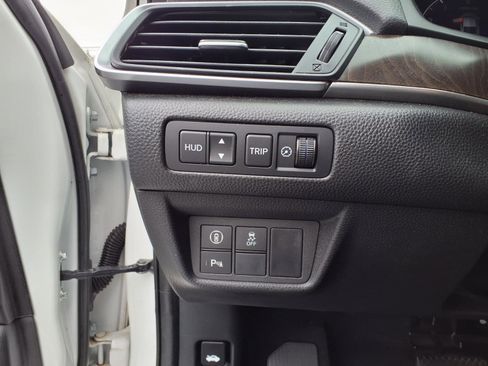 Certified 2018 Honda Accord Touring image 12