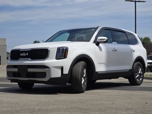 Used 2024 Kia Telluride LX FWD image 12