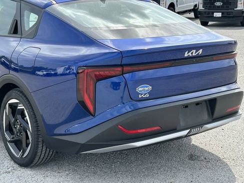 Used 2025 Kia K4 EX image 7
