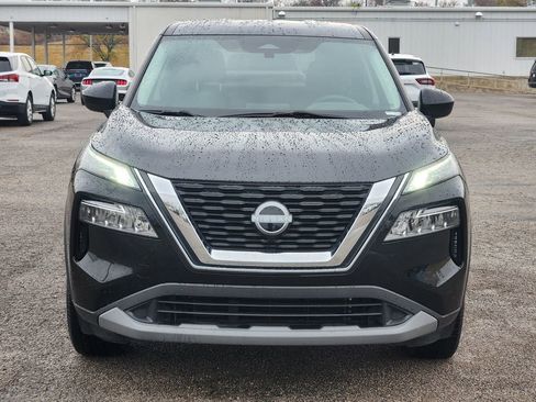 Used 2023 Nissan Rogue SV image 2