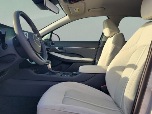 Used 2025 Hyundai Sonata SE image 13