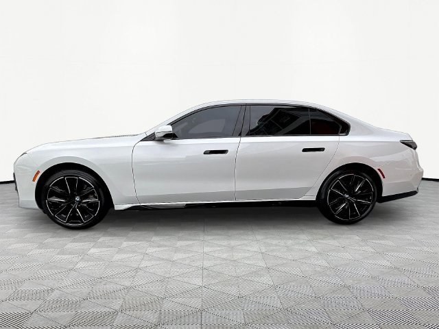 Used 2023 BMW 760i xDrive w/ Parking Assistance Package AWD/4WD image 4
