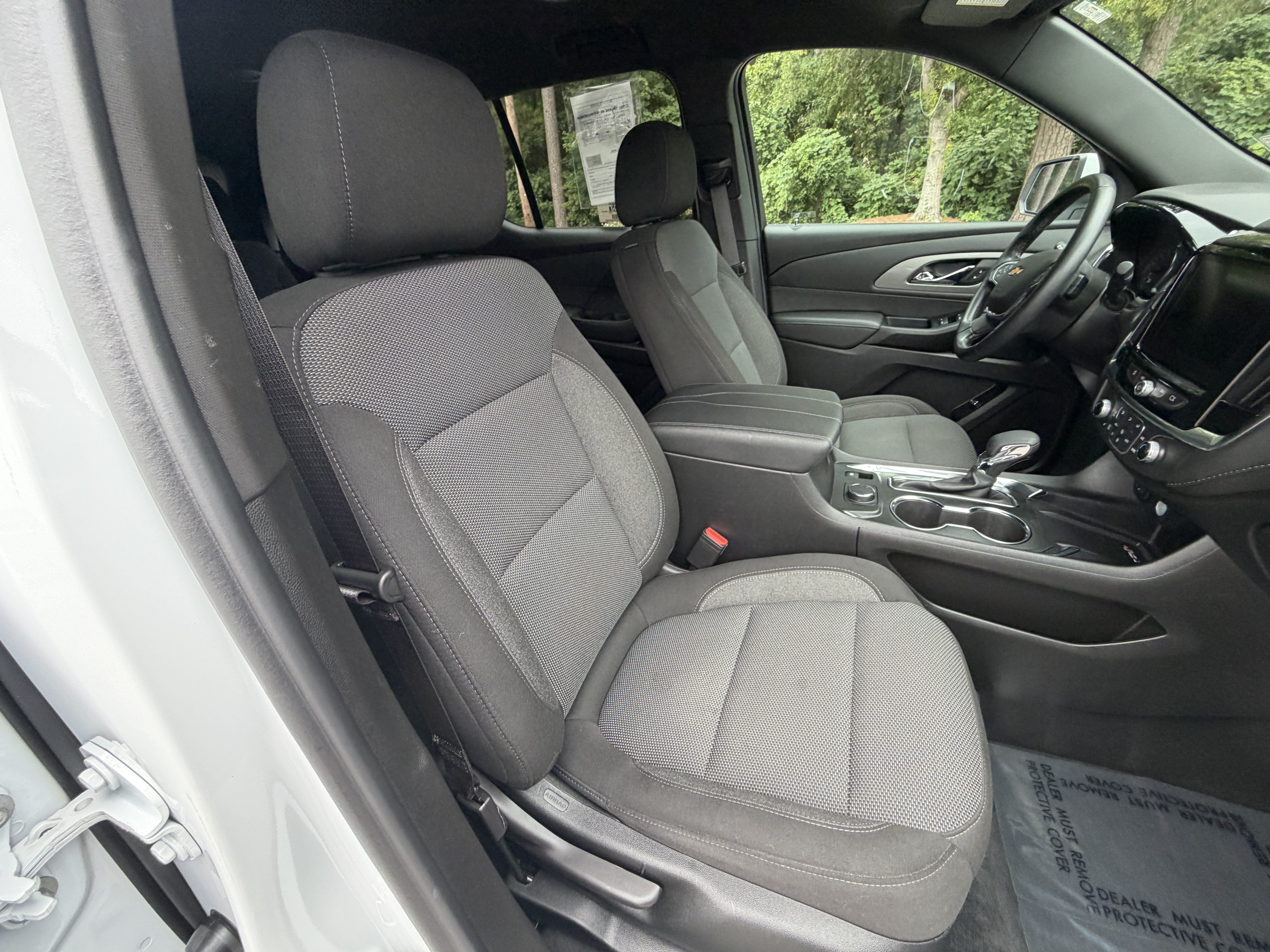 Used 2023 Chevrolet Traverse LT FWD image 19