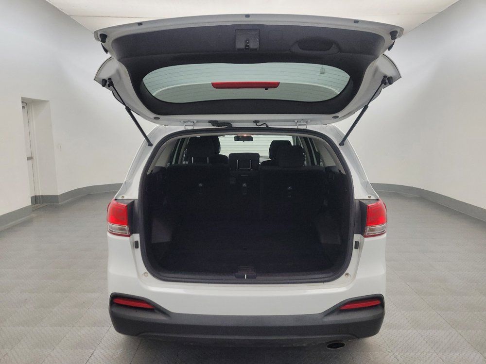 Used 2016 Kia Sorento FWD image 29
