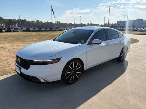 Certified 2023 Honda Accord Touring image 4