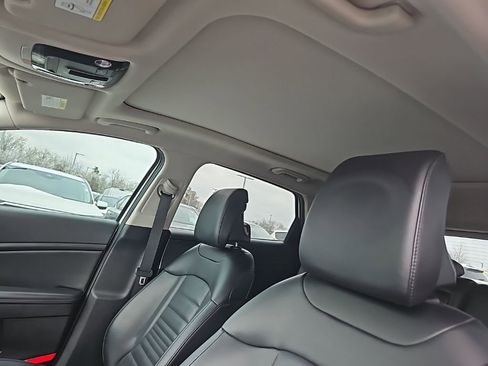 Used 2023 Kia Sportage SX image 16