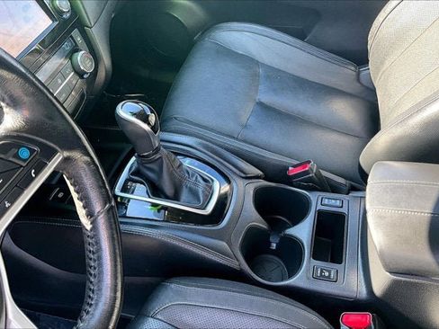 Used 2018 Nissan Rogue SL w/ Premium Package image 15