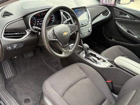 Used 2025 Chevrolet Malibu LT FWD image 14