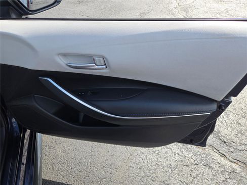 Used 2022 Toyota Corolla SE image 6