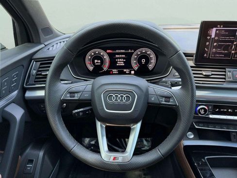 Certified 2024 Audi Q5 2.0T Prestige w/ Prestige Package AWD/4WD image 11