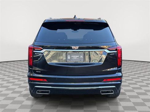 Used 2025 Cadillac XT6 Premium Luxury image 4