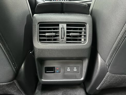 Used 2025 Nissan Rogue SL w/ Tech Package AWD/4WD image 31