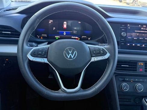 Used 2022 Volkswagen Taos SE FWD image 21