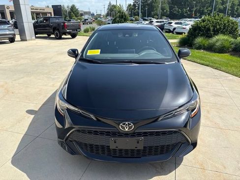Used 2021 Toyota Corolla SE FWD image 2