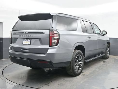Used 2023 Chevrolet Suburban Z71 w/ Luxury Package AWD/4WD image 14