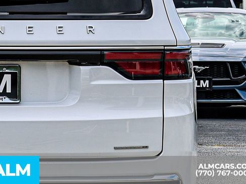 Used 2024 Jeep Wagoneer L Series II w/ Flexible Seating Group image 15