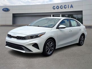Used 2022 Kia Forte LXS image 1