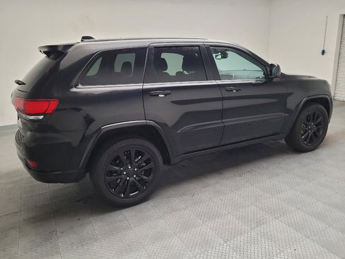 Used 2017 Jeep Grand Cherokee Altitude RWD image 10