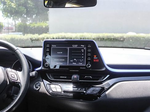 Used 2021 Toyota C-HR XLE FWD image 17