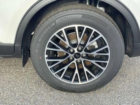 New 2023 Ford Escape SE image 10