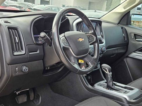 Used 2022 Chevrolet Colorado LT w/ LT Convenience Package image 2