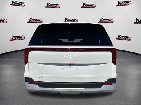 New 2026 Kia Carnival FWD image 6