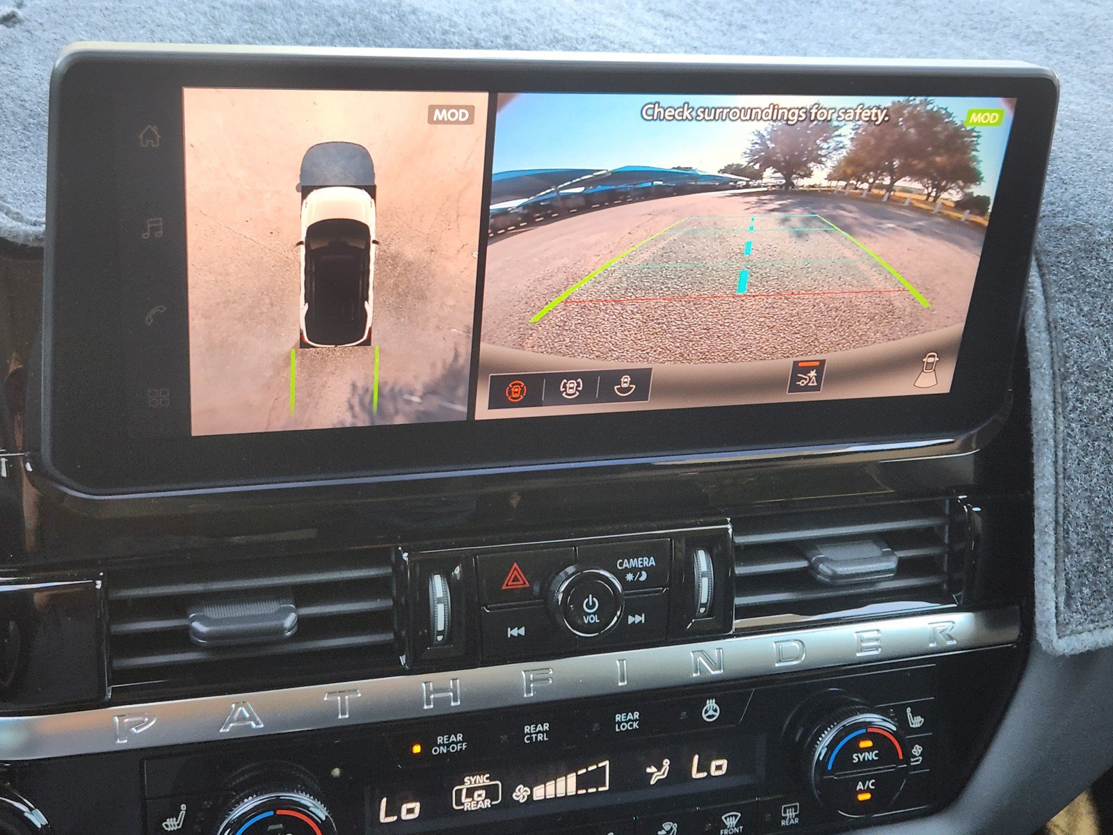 Used 2026 Nissan Pathfinder Platinum FWD image 7