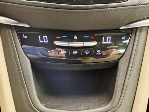 Used 2019 Cadillac XT5 Luxury FWD image 20