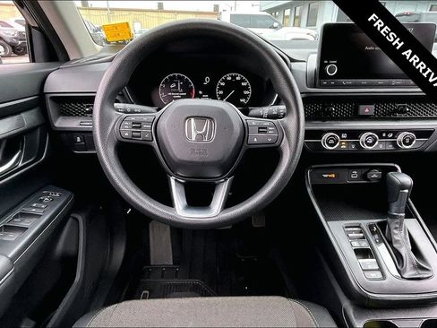 Used 2025 Honda CR-V LX image 8