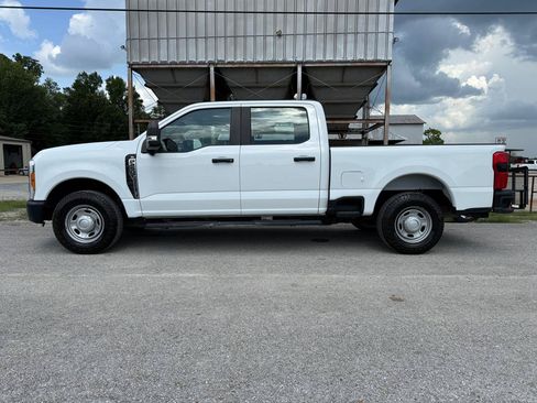 Used 2023 Ford F250 XL w/ 360-Degree Camera Package RWD image 2