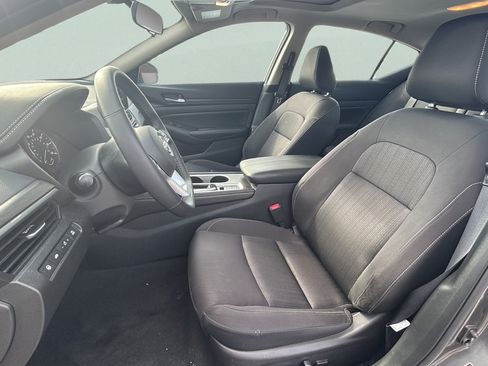Used 2025 Nissan Altima 2.5 SV w/ SV Premium Package FWD image 10