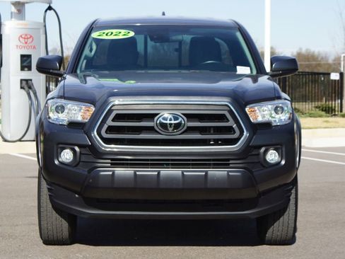 Used 2022 Toyota Tacoma SR5 w/ SR5 Appearance Package (SM) image 21