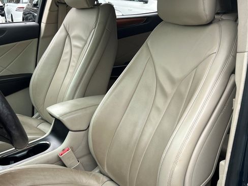 Used 2019 Lincoln MKC Select w/ Select Plus Package image 14