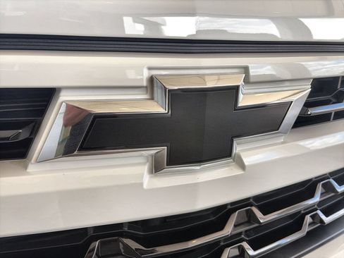 Certified 2022 Chevrolet Silverado 1500 RST AWD/4WD image 33