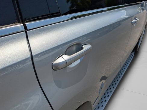 Used 2017 Toyota Highlander Limited image 28