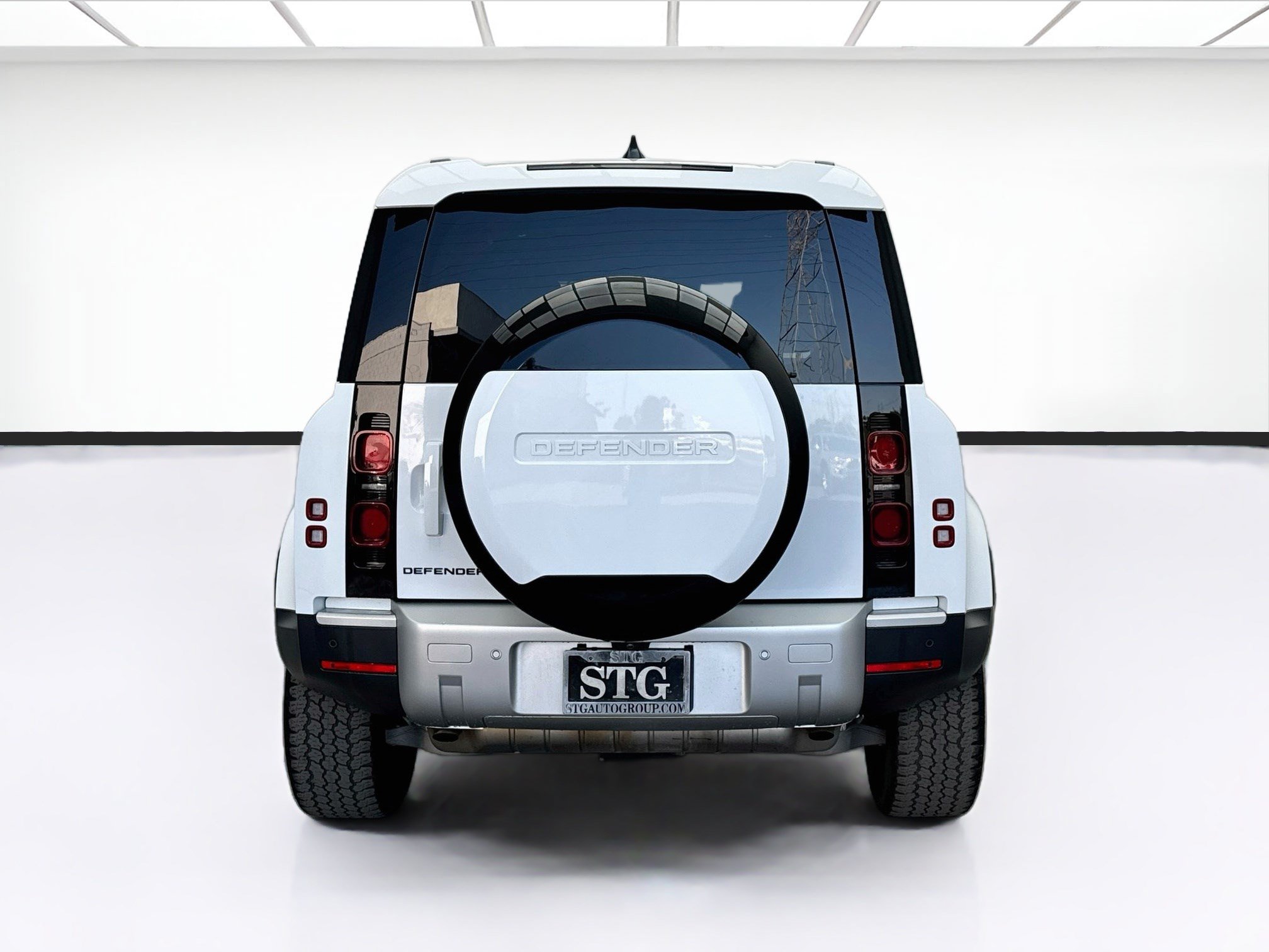 Used 2024 Land Rover Defender 110 S AWD/4WD image 5