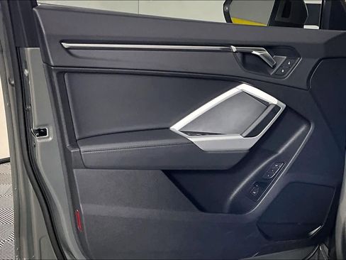 Used 2025 Audi Q3 2.0T Premium image 21